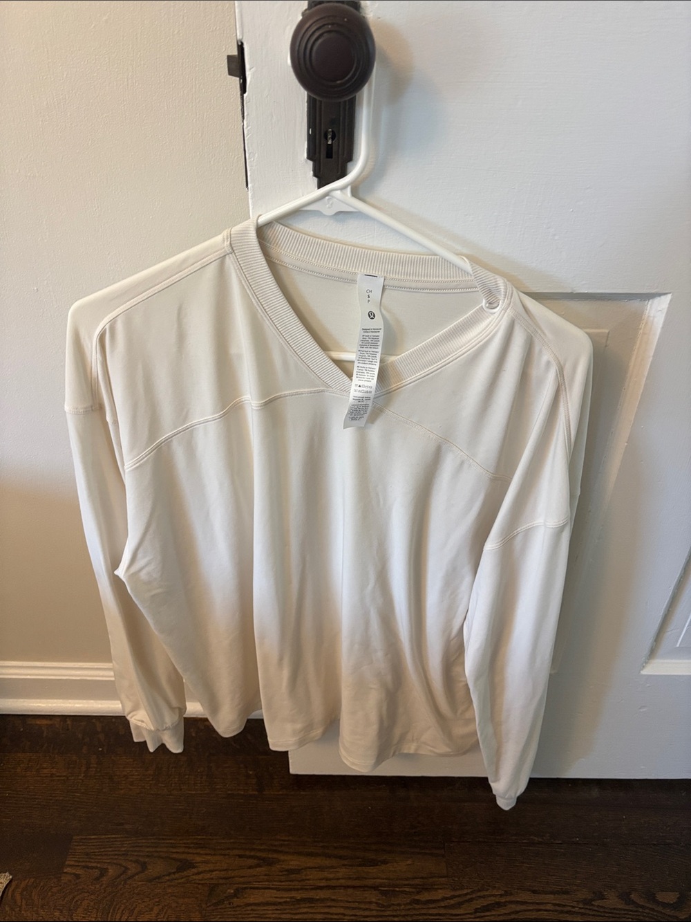 Lightweight Long Sleeve Crew Top  Lululemon butter cream small